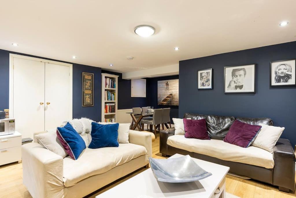 2 Double Bedroom Large Modern Self Contained Apartment Free Parking Camberley Exterior photo